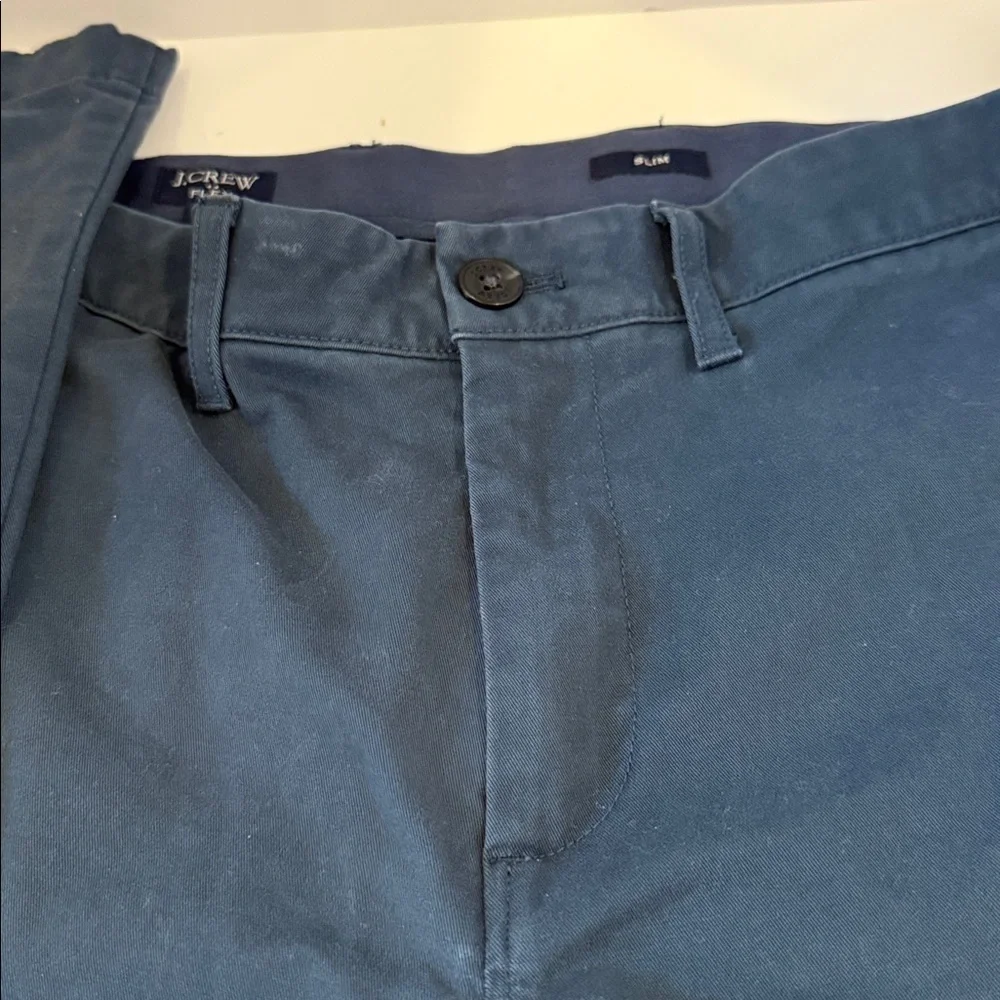 Men’s navy J.Crew flex fit slim Chino size 30‎ x 32 straight fit.